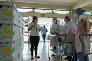 Fundación Kafie y CEPUDO entregan Cajitas de Nena a niños en el Hospital Escuela