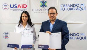 USAID-a-través-de-su-proyecto-Creando-Mi-Futuro-Aquí-y-Fundación-Kafie-firman-acuerdo-para-promover-la-empleabilidad-en-jóvenes-1