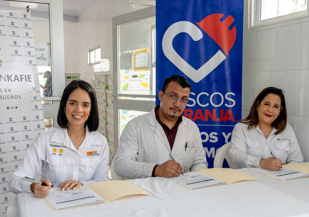 Fundación Kafie y OPC entregan 120 cajitas de Nena en hospital de Puerto Cortés